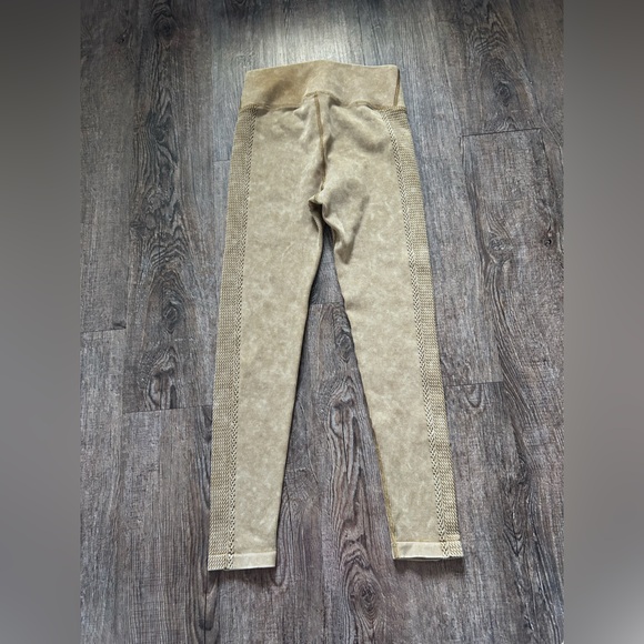 Pants - Aerie Offline Mustard Yellow Ribbed Seamless 7/8 Legging High Rise Sz M